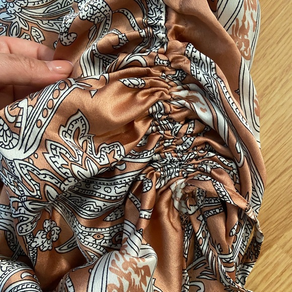 BRAND NWT MISS LOLA SILK DRESS 🍑 - Picture 4 of 4